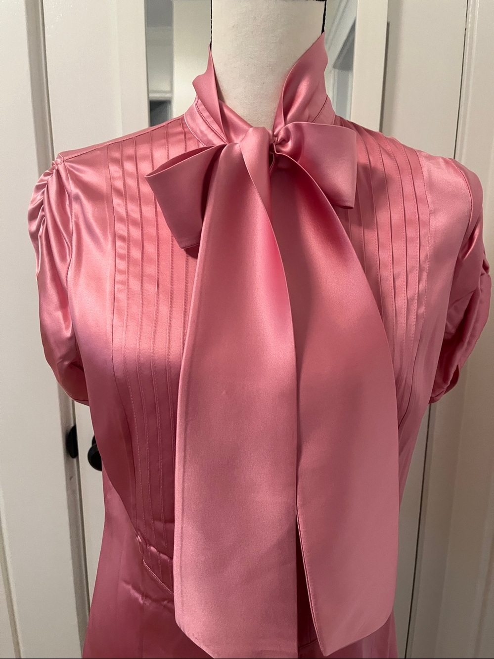 Rena Lange Hammered Silk Button Up Bow Tie Blouse Deep Pink Short Puff Sleeves - Picture 2 of 10